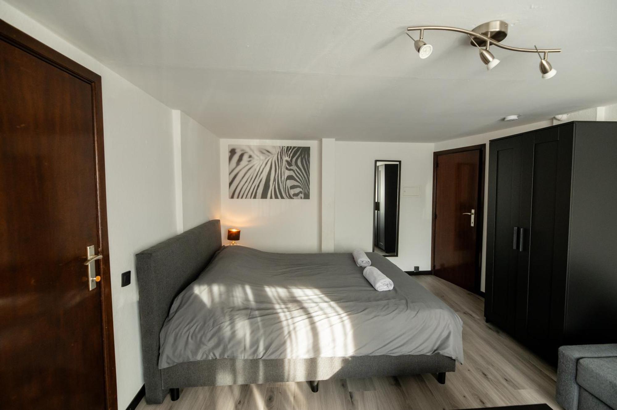 Le By La Reine Center Appartement *
